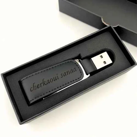 Clé USB en Cuir Personnalisée – cadeau personnalisé personnalisé au Maroc | Giftshouse