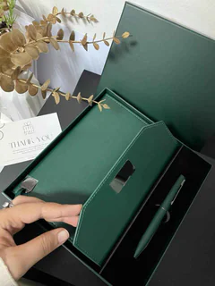 Coffret Cadeau Élégant Vert - Agenda & Stylo Personnalisés vue 3
