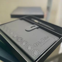 Coffret Carnet & Stylo Personnalisé – Élégance Noire vue 2