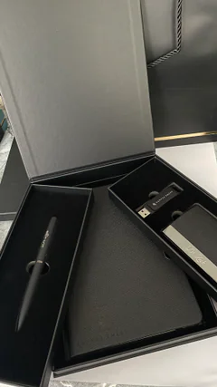 Coffret Shadow Wings - Carnet, Stylo & Porte-cartes Personnalisés vue 3